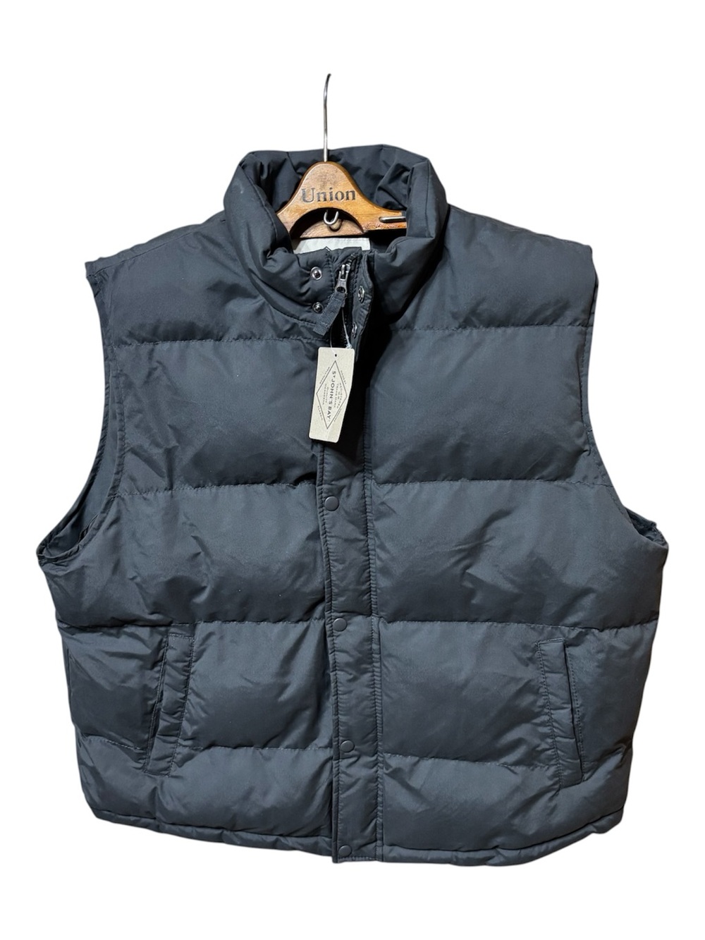 St. John’s Bay Men’s/ Unisex Zip/ Button Up Puffer Vest Jacket Size XL NWT
